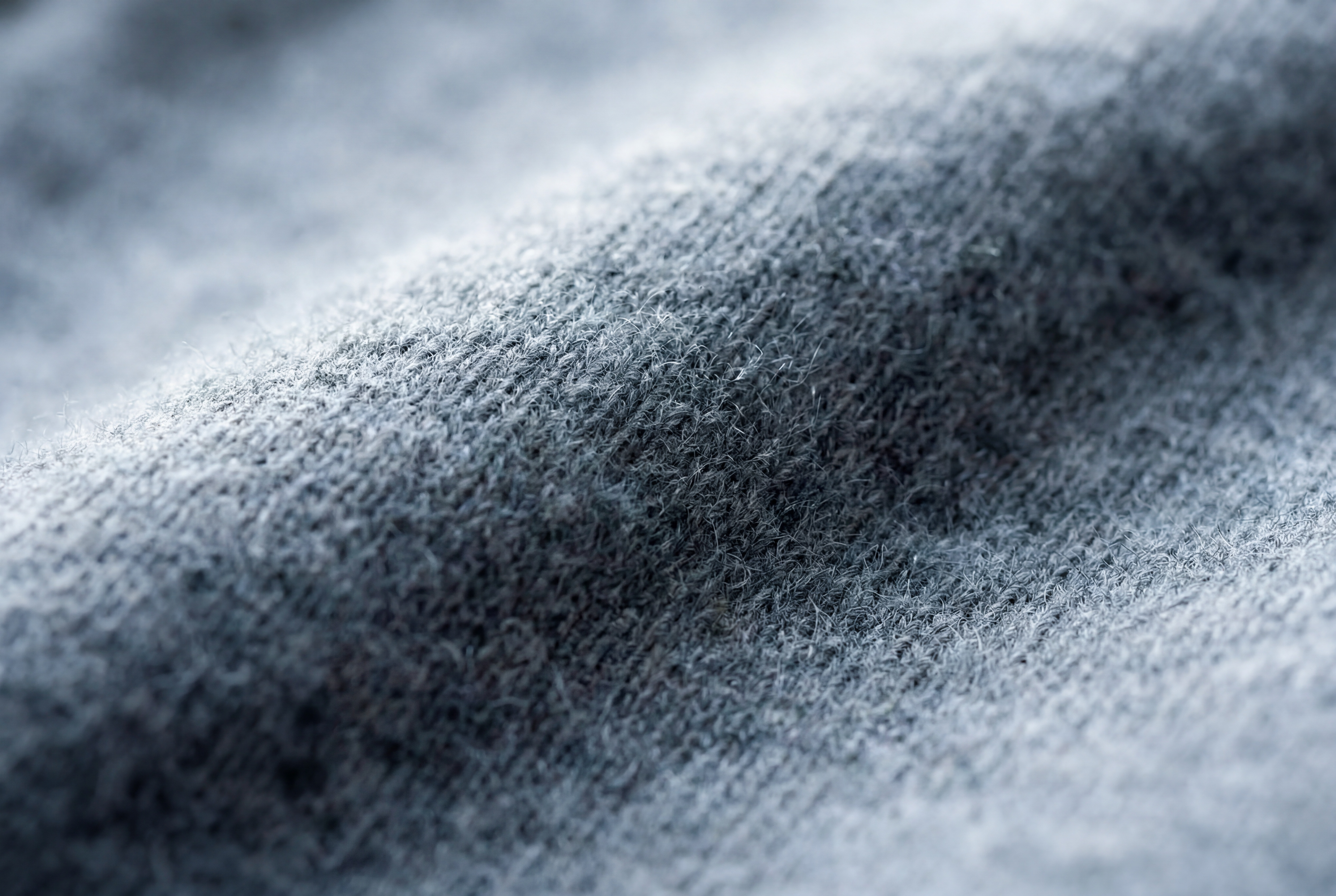 The Classic Men's Crewneck Cashmere Sweater