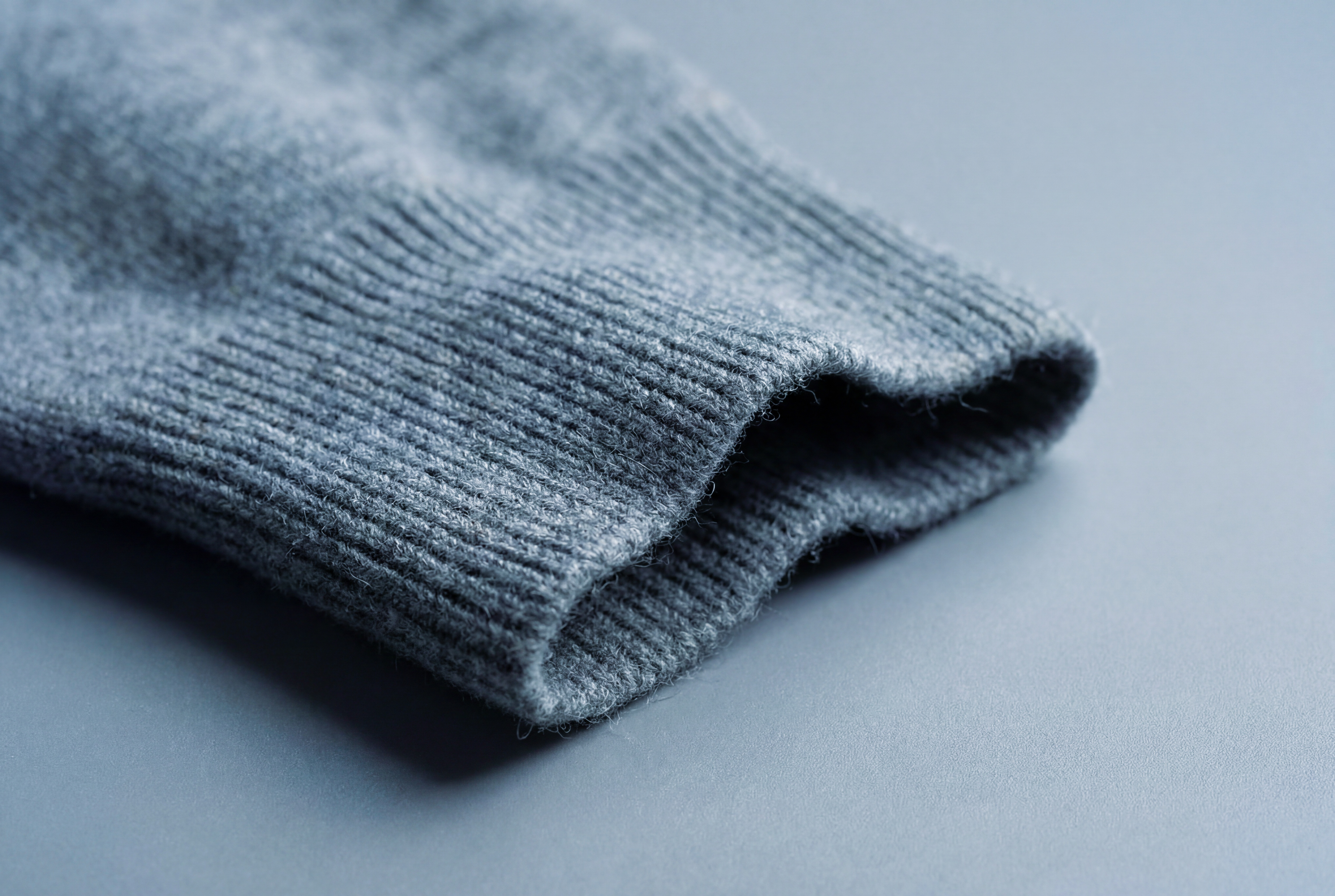 The Classic Men's Crewneck Cashmere Sweater